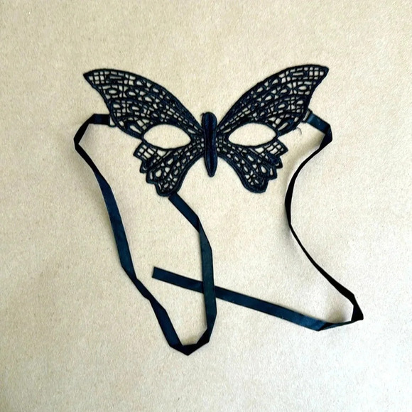 Black Lace Masquerade Ball Mask- Butterfly - Picture 1 of 5